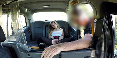 Lavishly tattooed beauty in ripped pantyhose gets fucked in the taxi