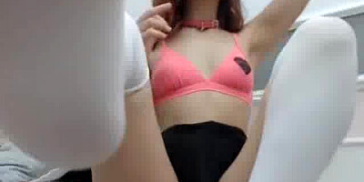 Hot Redhead Fingering Pussy On Webcam