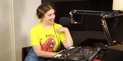 Blondie fucks another blondie during a candid interview