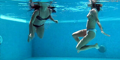 Underwater Show featuring Lindsay's pornstar smut