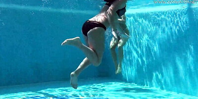 Underwater Show featuring Lindsay's pornstar smut