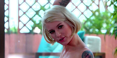 Alyce facesits Arya got her pussy licked
