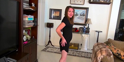 Solo housewife showing her amazing body for the cam