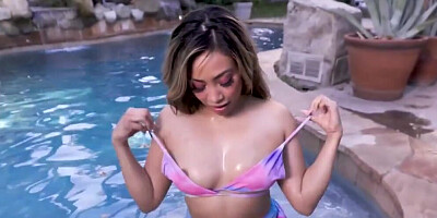 Samantha Lexi offers him a way to dick her down even harder