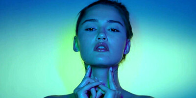 Tease with plenty of impressive closeups from a stunner