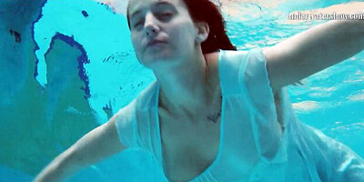 Glamorous female - teen (18+) video - Underwater Show