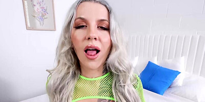 Insatiable nympho Luna Legend feasting on a BBC in POV