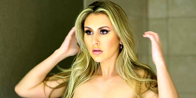 Paige Owens \loves getting licked by the horny DILF