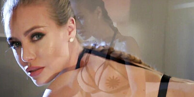 Watch sultry Nicole Aniston's dirt