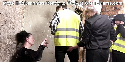 Old scene with beauty dame from Group Mams