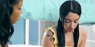 Nia Nacci, Summer Camp And Vanessa Sky - Babes Have Lesbian Sex