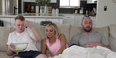 Chloe Temple decides to seduce a stepdad in a cute way