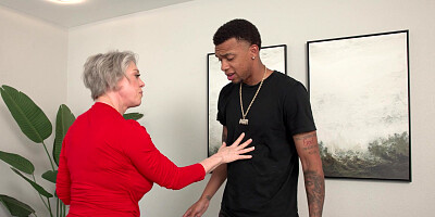 Spanking and creampie for curvy Dee Williams