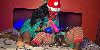 Santas Little Helpers Get Freaky When Everyone Is Working On Presents!!
