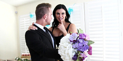 Curvy slut Jasmine Jae fucks her friend's fiance