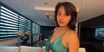 Pregnant Latina with natural boobs plays with herself