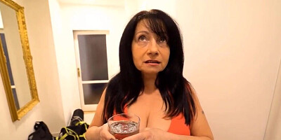 Thick older lady gets her nice old cunt fucked silly