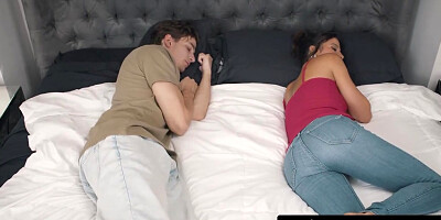 MODERN-DAY SINS - Uncomfortable Groom Shares Bed With Mischievous Stepsister-In-Law Kylie Rocket