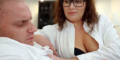 Big ass momma wants to get her pussy worshipped too
