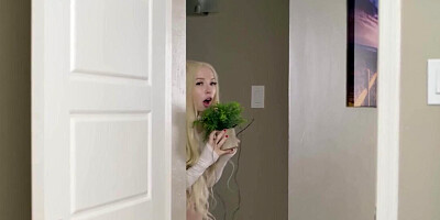 Kenzie Reeves wants her stepbrother to work on her vag