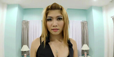 Attractive Thai Girl Makes Sure To Satisfy Her Horny Tourist