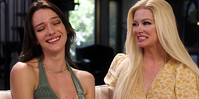 Three women with banging bodies are having a threesome