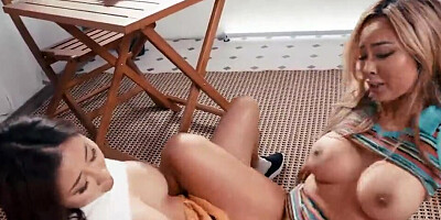 Two lesbian Asian buns like to make each other cream