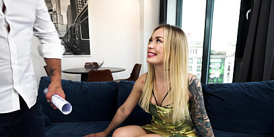Misha Maver gets her feet worshipped before fucking