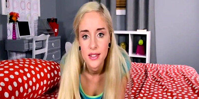 J Mac And Naomi Woods In Reigns As The Khaleesi Of Cocks, Taking On A Huge Flesh Serpent