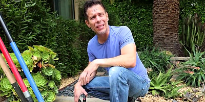 Chloe Surreal seduces the landscaper into fucking