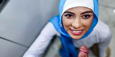Watch splendid Reyna Belle's action