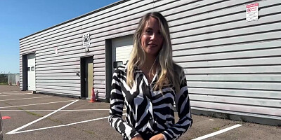 Angela, a small size with incredible energy! - Jacquie et Michel TV