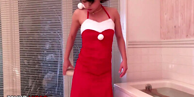 Anne's Sensual Shower Pleasure with Natural Curves
