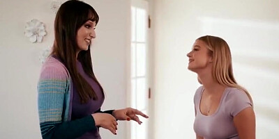 Khloe Kapri, Sky Wonderland And Ameena Green - Invites Stepmom To Join Her