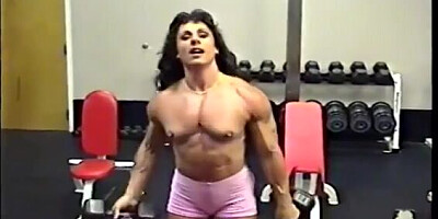 Mrs Rivieccio naked muscle pump
