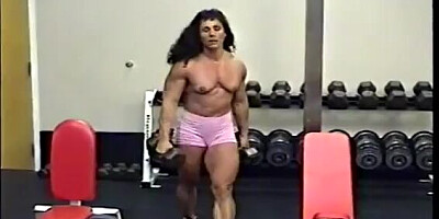 Mrs Rivieccio naked muscle pump