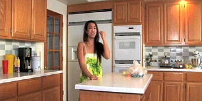 Ariel Spinner screws herself with a cucumber