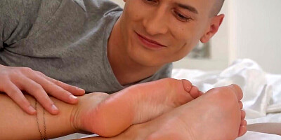 Alexis Crystal using her feet before the anal screwing