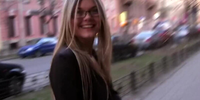 Amateur video of girl sucking cock and flashing in the street