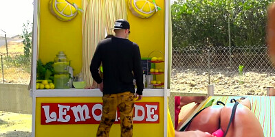 Tricky guy fucks curvy teen who tries to sell lemonade