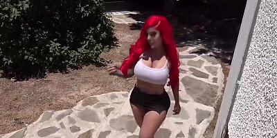 Foxy redhead comes back home for a deep shag