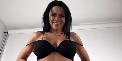 Crazy fit girl is going to get rammed with passion