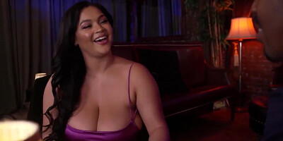 Isiah Maxwell And Ashlyn Peaks In Huge Tits Babe Fucked While People Are Watching