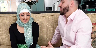 Hijab brunette gets fucked alongside a stepmom