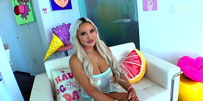 Pussy of a blond-haired bimbo is going to get ravaged
