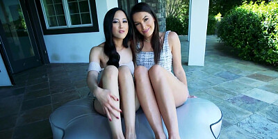 Both women focus on each other's feet during this POV JOI
