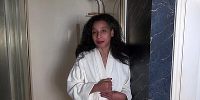 Hairy solo hottie showing off her goodies while showering