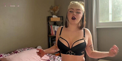 Vends-ta-culotte - A cool French mistress is managing closely your onanism