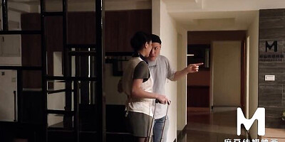 Natural hottie at 制服 scene