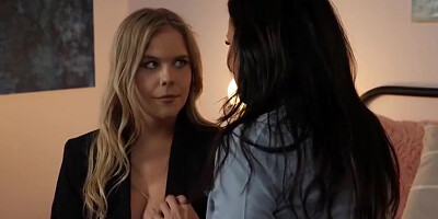Percy Sires And Reagan Foxx In Busty Blonde Satisfying Lesbian Officer